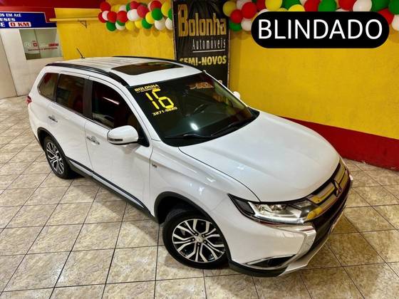 MITSUBISHI OUTLANDER 3.0 GT 4X4 V6 24V GASOLINA 4P AUTOMÁTICO MITSUBISHI OUTLANDER 3.0 GT 4X4 V6 24V GASOLINA 4P AUTOMÁTICO